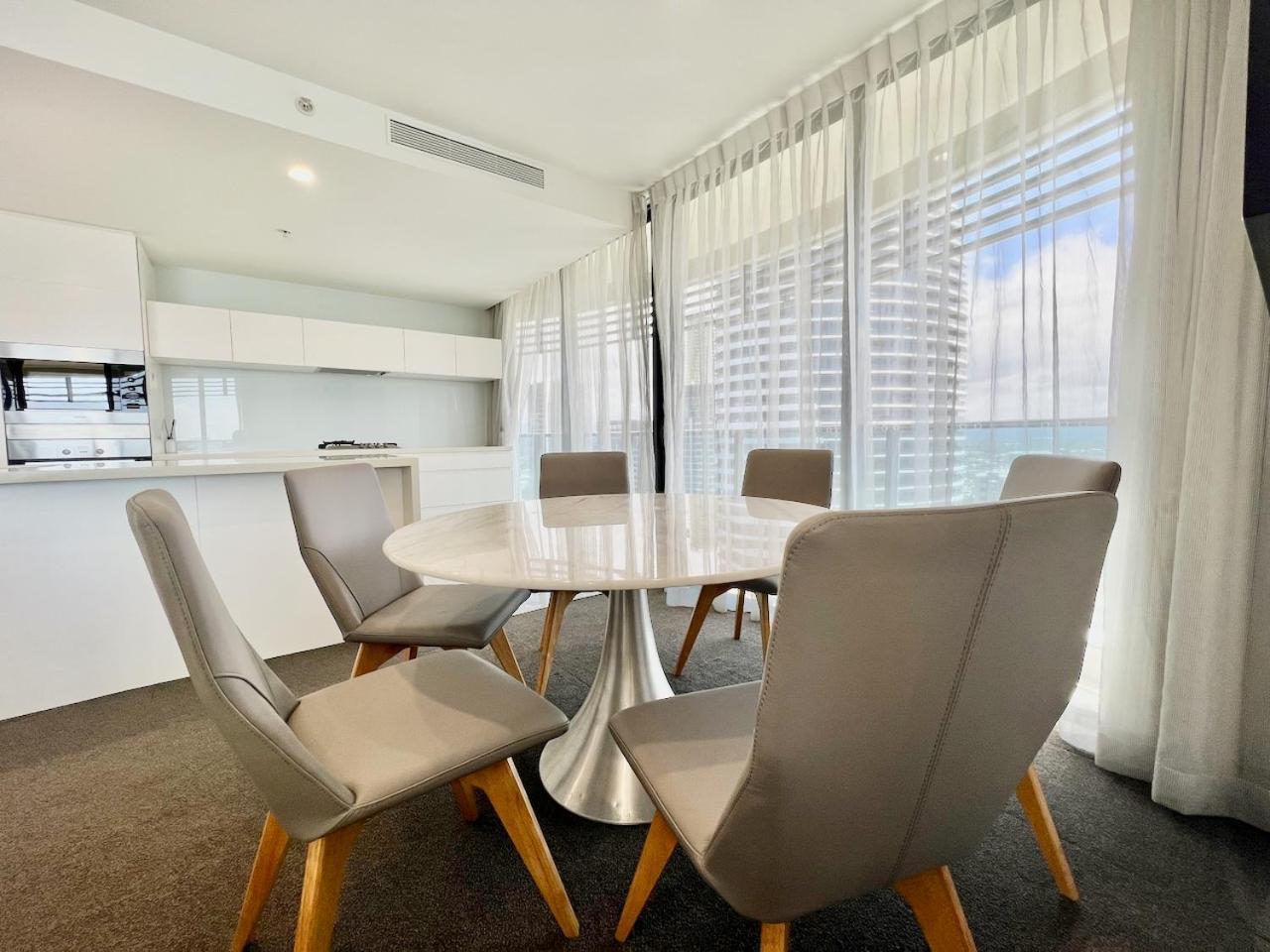 Oracle 2401 Apartment *